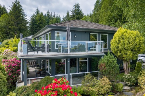 372 Crescent Rd West, Qualicum Beach, BC 