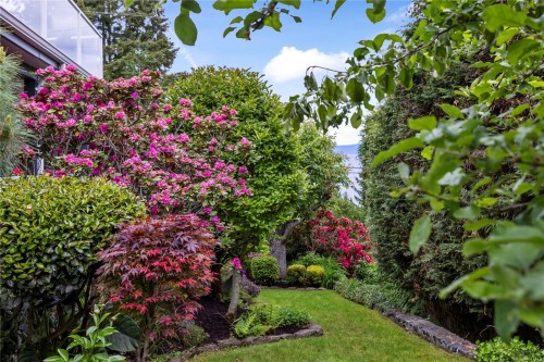 372 Crescent Rd West, Qualicum Beach, BC 