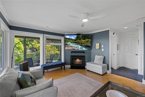 372 Crescent Rd West, Qualicum Beach, BC 