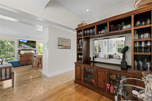 372 Crescent Rd West, Qualicum Beach, BC 