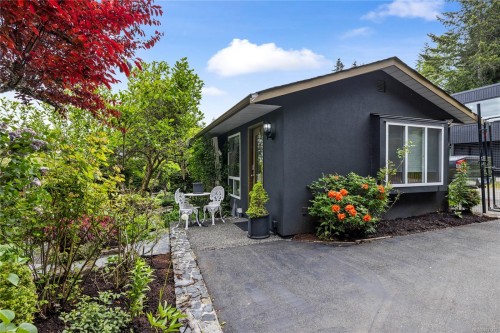 372 Crescent Rd West, Qualicum Beach, BC 