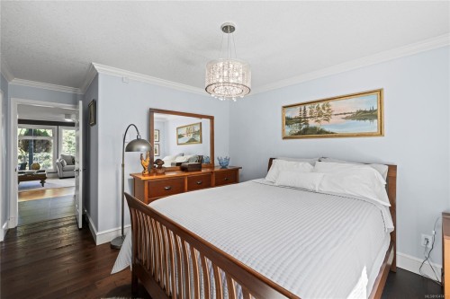 372 Crescent Rd West, Qualicum Beach, BC 