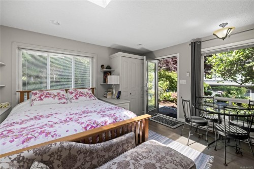 372 Crescent Rd West, Qualicum Beach, BC 