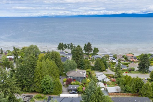 372 Crescent Rd West, Qualicum Beach, BC 