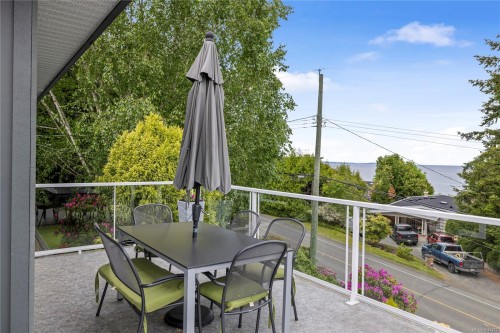 372 Crescent Rd West, Qualicum Beach, BC 