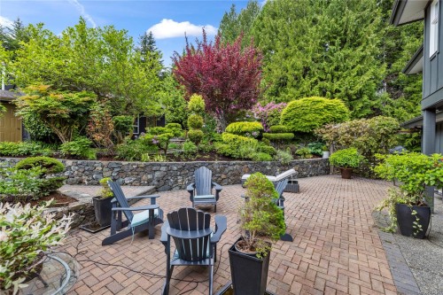 372 Crescent Rd West, Qualicum Beach, BC 