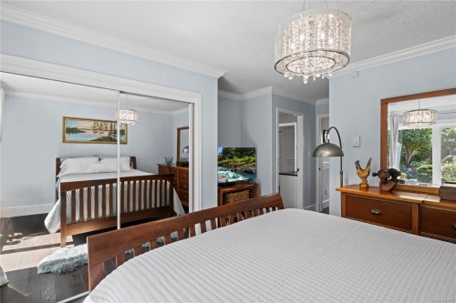 372 Crescent Rd West, Qualicum Beach, BC 