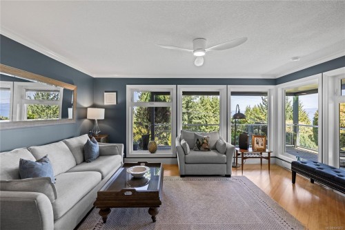 372 Crescent Rd West, Qualicum Beach, BC 