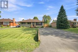 66 EPWORTH AVENUE  Ottawa, ON K2G 2M1