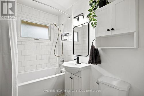 66 Epworth Avenue, Ottawa, ON - Indoor Photo Showing Bathroom