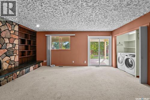 138 Mayfield Road, Regina, SK - Indoor Photo Showing Laundry Room