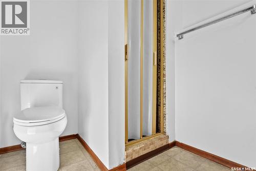 138 Mayfield Road, Regina, SK - Indoor Photo Showing Bathroom