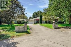 359 LARK Avenue  Burlington, ON L7T 2T1