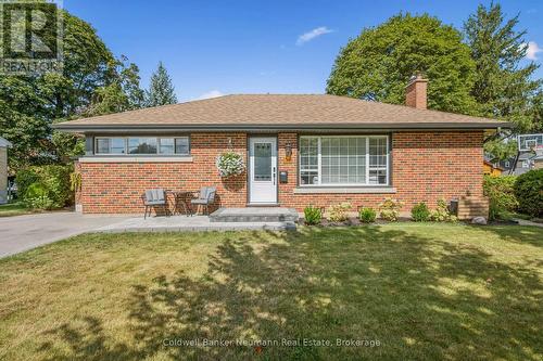 11 WESTERN AVENUE  Guelph (Junction/Onward Willow), ON N1H 6A5