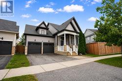 3 MAPLE CROWN TERRACE  Barrie, ON L4M 7H3