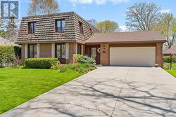 17 WALNUT STREET  Port Colborne (Sugarloaf), ON L3K 2T7