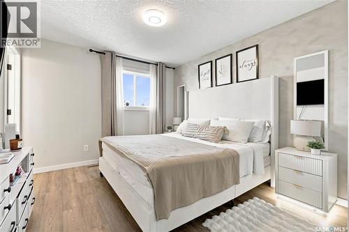 107 Hall Crescent, Saskatoon, SK - Indoor Photo Showing Bedroom