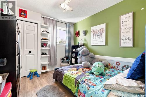107 Hall Crescent, Saskatoon, SK - Indoor Photo Showing Bedroom