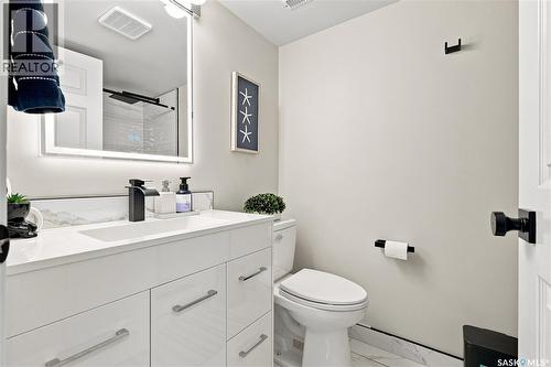 107 Hall Crescent, Saskatoon, SK - Indoor Photo Showing Bathroom