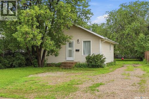 712 5th STREET E  Prince Albert, SK S6V 0M4