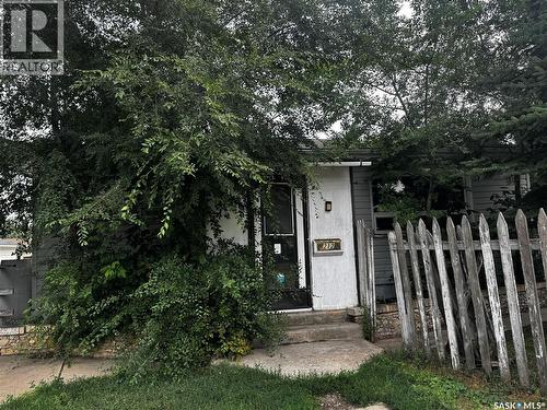 212 T AVENUE N  Saskatoon, SK S7L 3B2