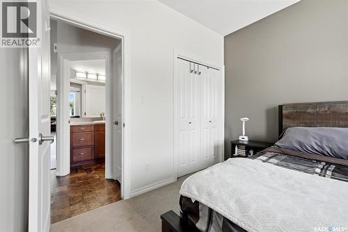 240 Ottawa Street, Regina, SK - Indoor Photo Showing Bedroom