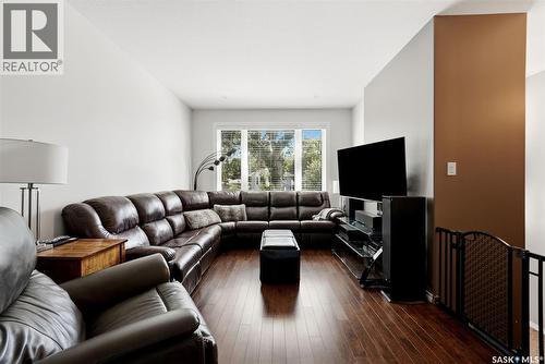 240 Ottawa Street, Regina, SK - Indoor Photo Showing Living Room