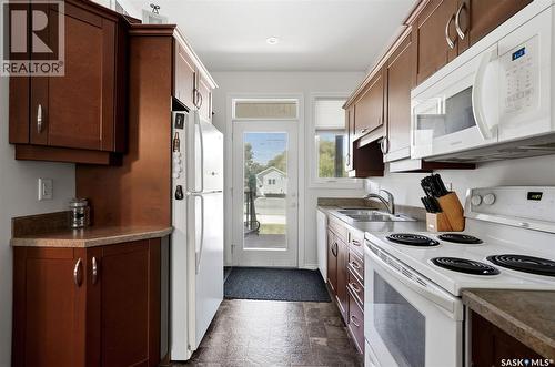 240 Ottawa Street, Regina, SK - Indoor Photo Showing Kitchen With Double Sink