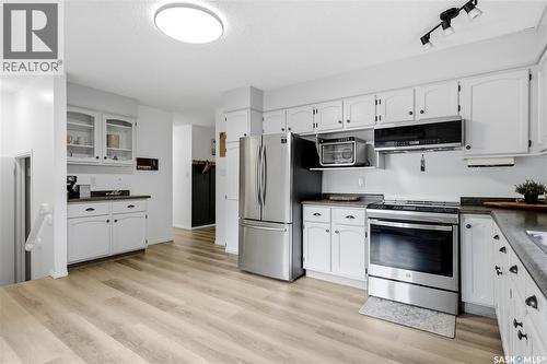 314 Howe Place, Regina, SK - Indoor Photo Showing Kitchen With Stainless Steel Kitchen