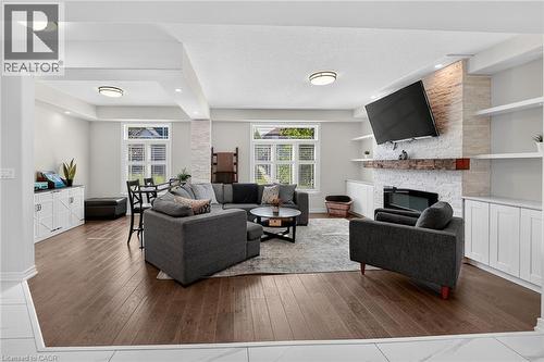 4079 Stadelbauer Drive, Beamsville, ON - Indoor Photo Showing Living Room With Fireplace