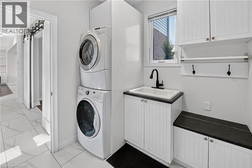 4079 Stadelbauer Drive, Beamsville, ON - Indoor Photo Showing Laundry Room