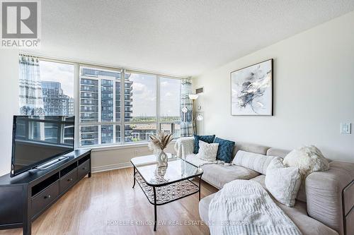 807 - 60 Disera Drive, Vaughan, ON - Indoor Photo Showing Living Room