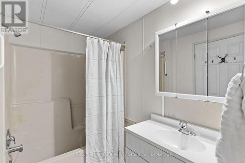 Primary Bedroom - Ensuite - 1105 Eighth Lane, Minden Hills (Lutterworth), ON - Indoor Photo Showing Bathroom