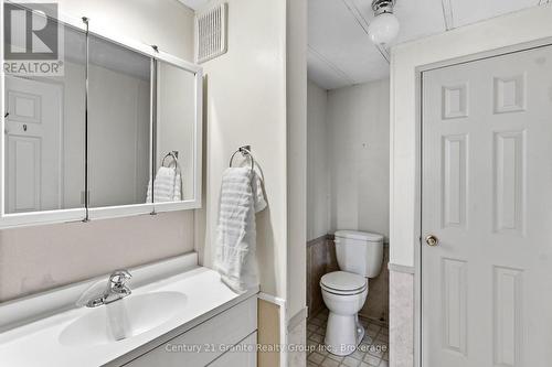 Primary Bedroom - Ensuite - 1105 Eighth Lane, Minden Hills (Lutterworth), ON - Indoor Photo Showing Bathroom