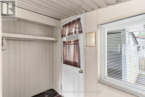 1105 Eighth Lane, Minden Hills (Lutterworth), ON - Indoor Photo Showing Other Room