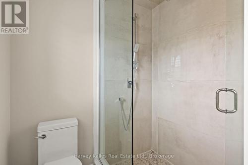 shared bathroom for bedrooms 2 & 3 - 163 Springside Crescent, Blue Mountains, ON - Indoor Photo Showing Bathroom