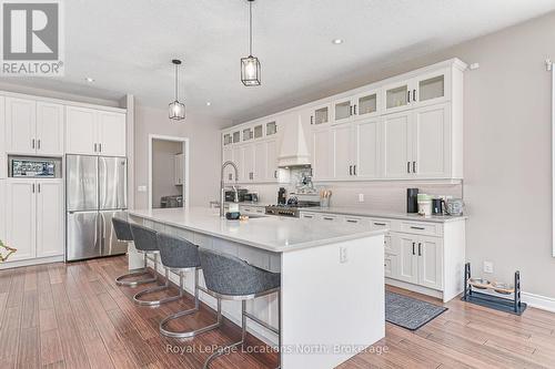26 Spruce Street, Tiny, ON - Indoor Photo Showing Kitchen With Upgraded Kitchen