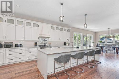26 Spruce Street, Tiny, ON - Indoor Photo Showing Kitchen With Upgraded Kitchen
