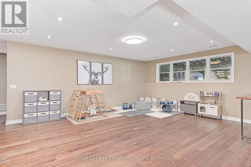 26 Spruce Street, Tiny, ON - Indoor Photo Showing Other Room