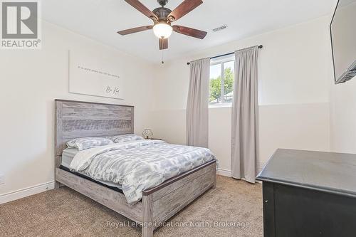 26 Spruce Street, Tiny, ON - Indoor Photo Showing Bedroom