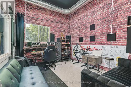 26 Spruce Street, Tiny, ON - 