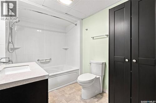 5907 Hague Crescent, Regina, SK - Indoor Photo Showing Bathroom