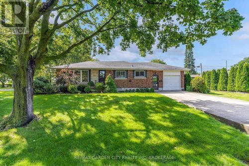 4 REGINA AVENUE  St. Catharines (Bunting/Linwell), ON L2M 3G6