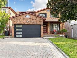 58 MARCHWOOD CRESCENT  Richmond Hill, ON L4C 8M4