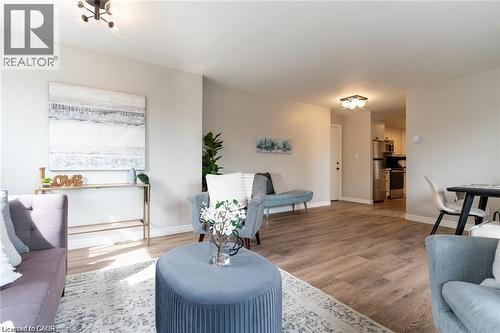 71 KING GEORGE Road Unit# 201 , Brantford, Ontario N3R 5K2 3
