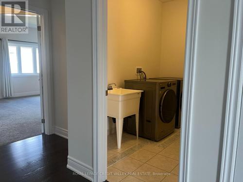 45 Kessler Drive, Brampton, ON - Indoor Photo Showing Laundry Room