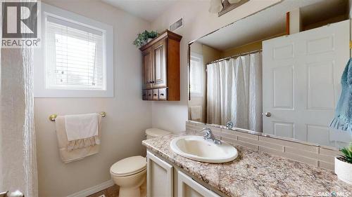 1015 Graham Road, Regina, SK - Indoor Photo Showing Bathroom