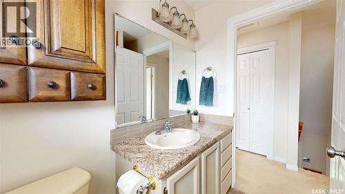 1015 Graham Road, Regina, SK - Indoor Photo Showing Bathroom