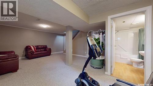 1015 Graham Road, Regina, SK - Indoor