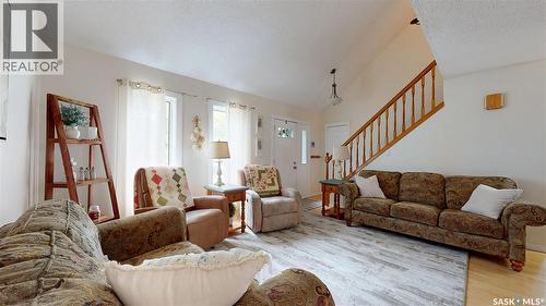 1015 Graham Road, Regina, SK - Indoor Photo Showing Living Room